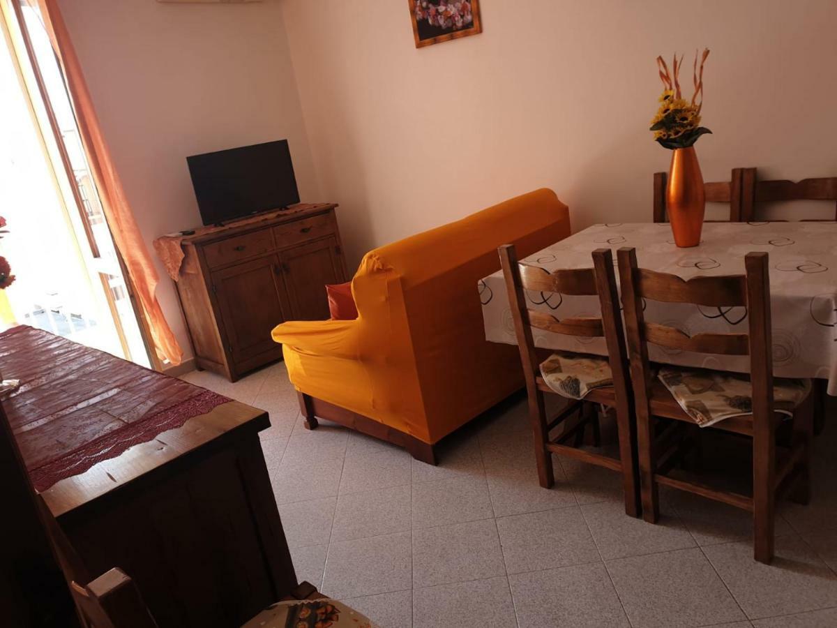 Pretty Appartament Beb Alghero Bagian luar foto